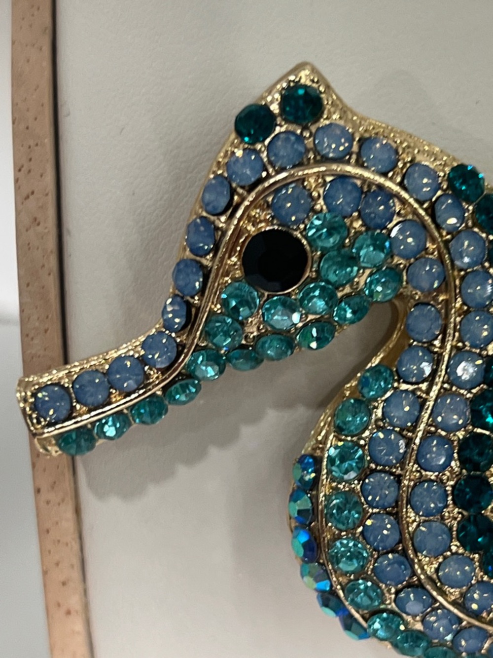 Seahorse Crystal Brooch in Teal and Light Blue - Picture 2 of 3